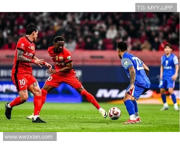 上港与大连的激战即将上演谁能在这场对决中笑到最后